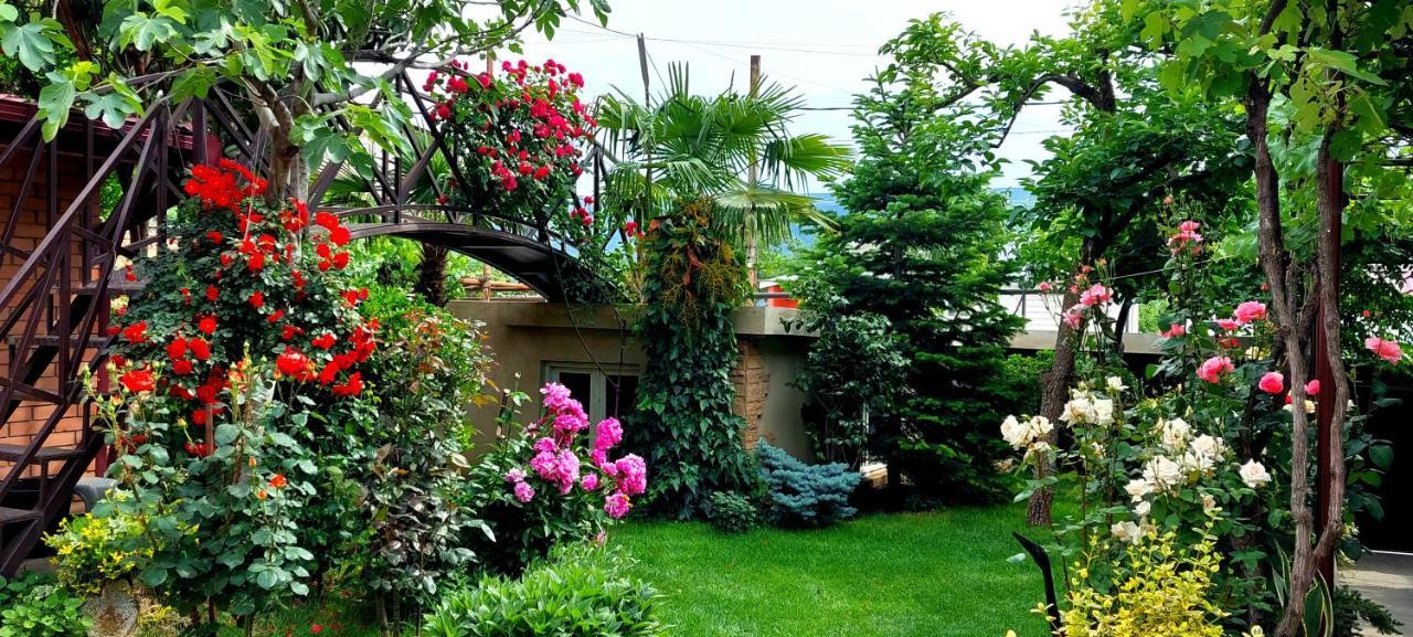 Green Garden Tiflis Dış mekan fotoğraf